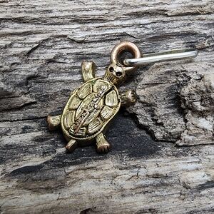 Advante Garde gold toned turtle keychain